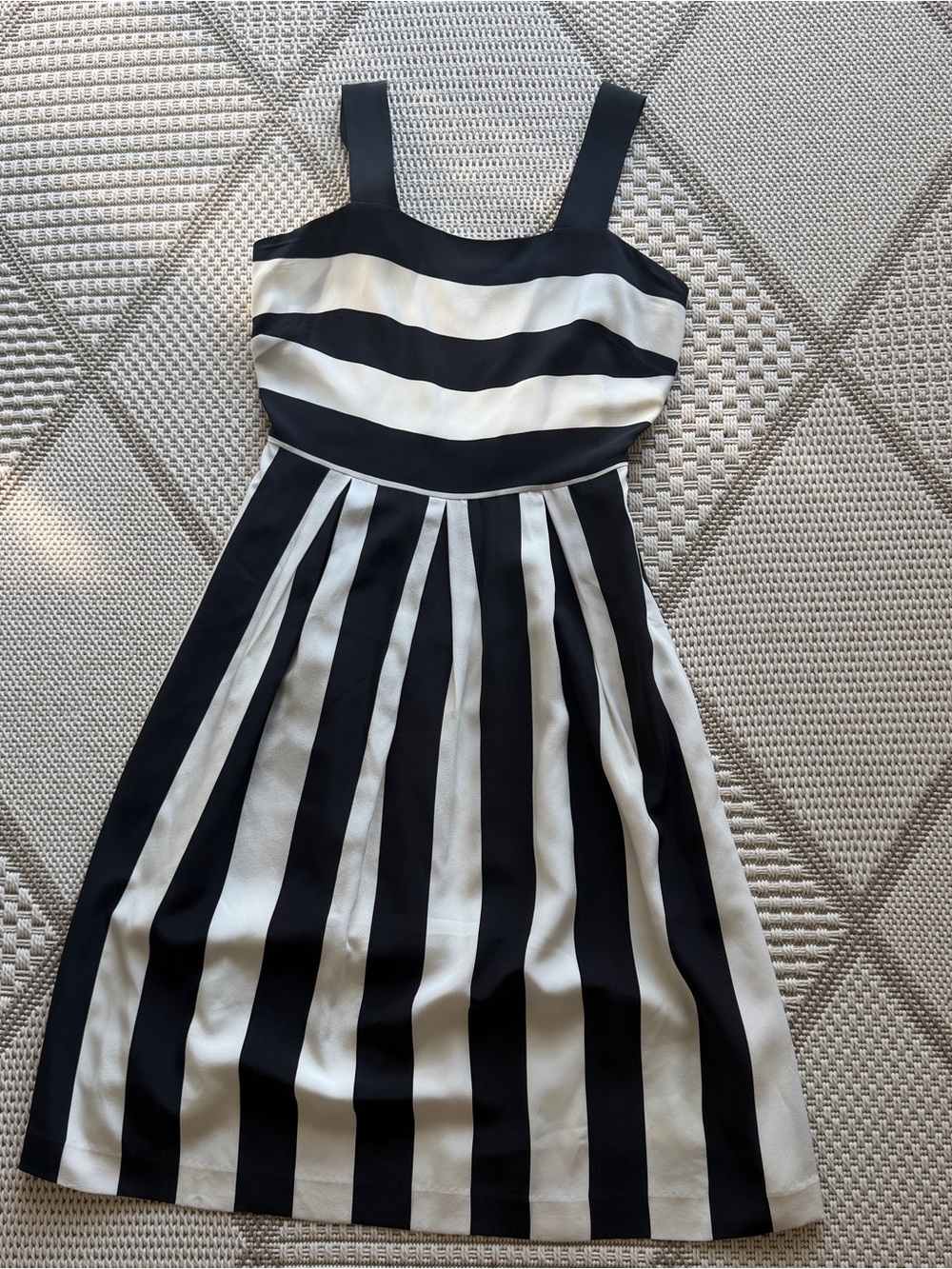 Garnet Hill Silk Classic Black White Striped Sundress Sleevless knee length 4P